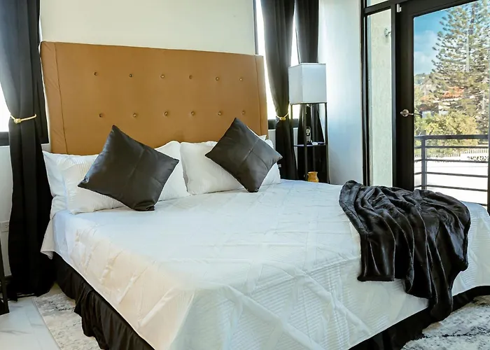 Сasa de vacaciones Summer Escape-2br Apt-pool-7 Min Airport-pool