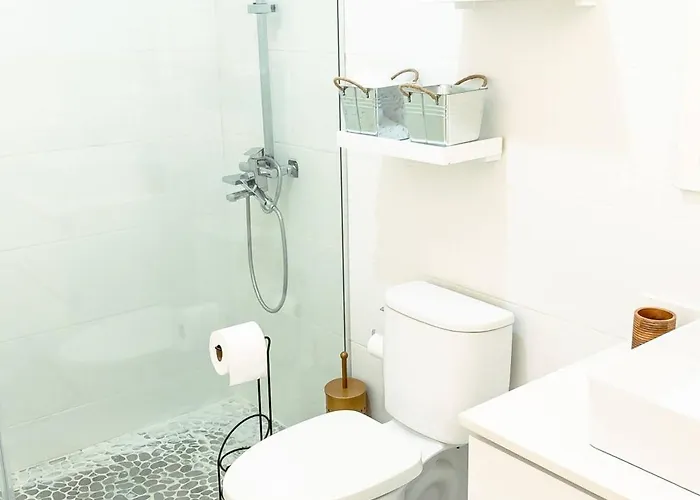 Сasa de vacaciones Summer Escape-2br Apt-pool-7 Min Airport-pool
