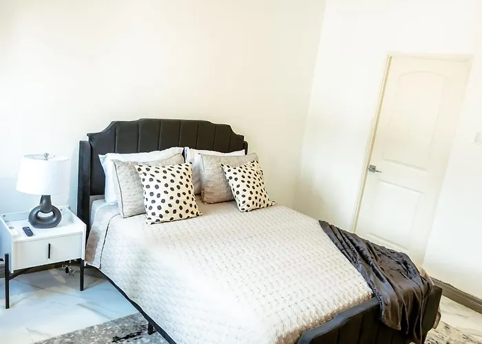 Summer Escape-2br Apt-pool-7 Min Airport-pool *