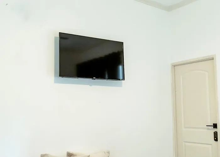 Сasa de vacaciones Summer Escape-2br Apt-pool-7 Min Airport-pool