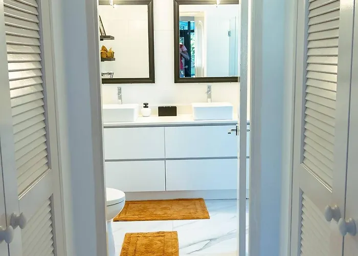 Summer Escape-2br Apt-pool-7 Min Airport-pool