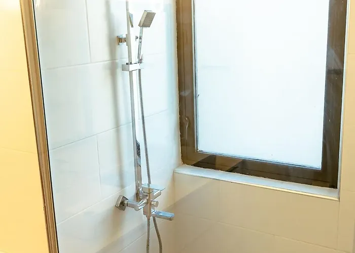Сasa de vacaciones Summer Escape-2br Apt-pool-7 Min Airport-pool *