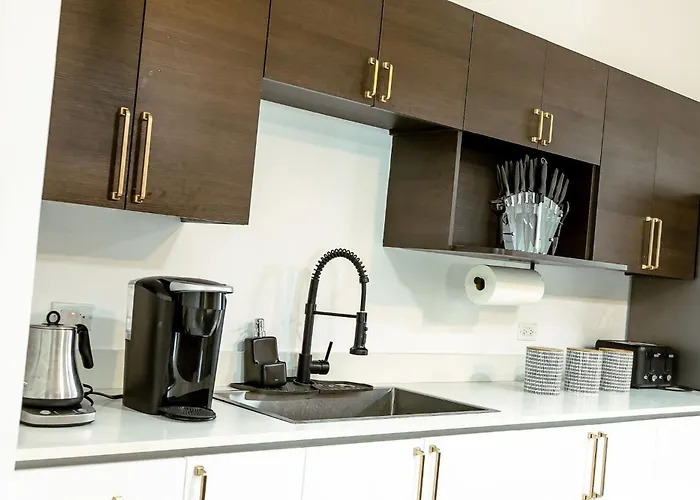 Summer Escape-2br Apt-pool-7 Min Airport-pool
