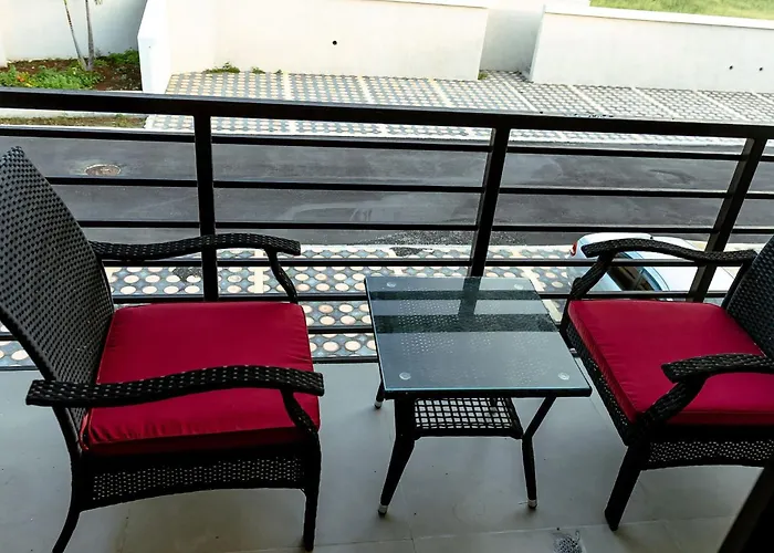 Summer Escape-2br Apt-pool-7 Min Airport-pool Сasa de vacaciones
