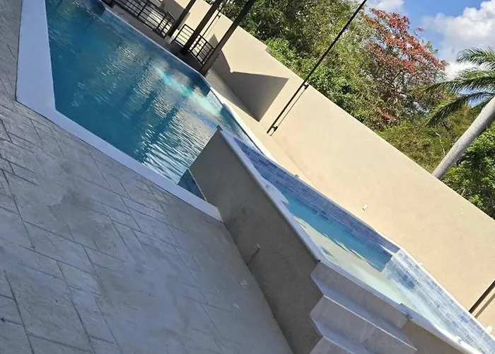 Summer Escape-2br Apt-pool-7 Min Airport-pool Сasa de vacaciones *